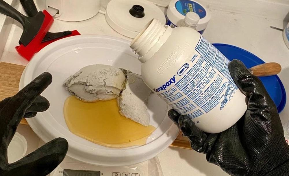 瓷砖美缝材料选择_真瓷胶环氧彩砂聚脲对比_水性接缝王配方