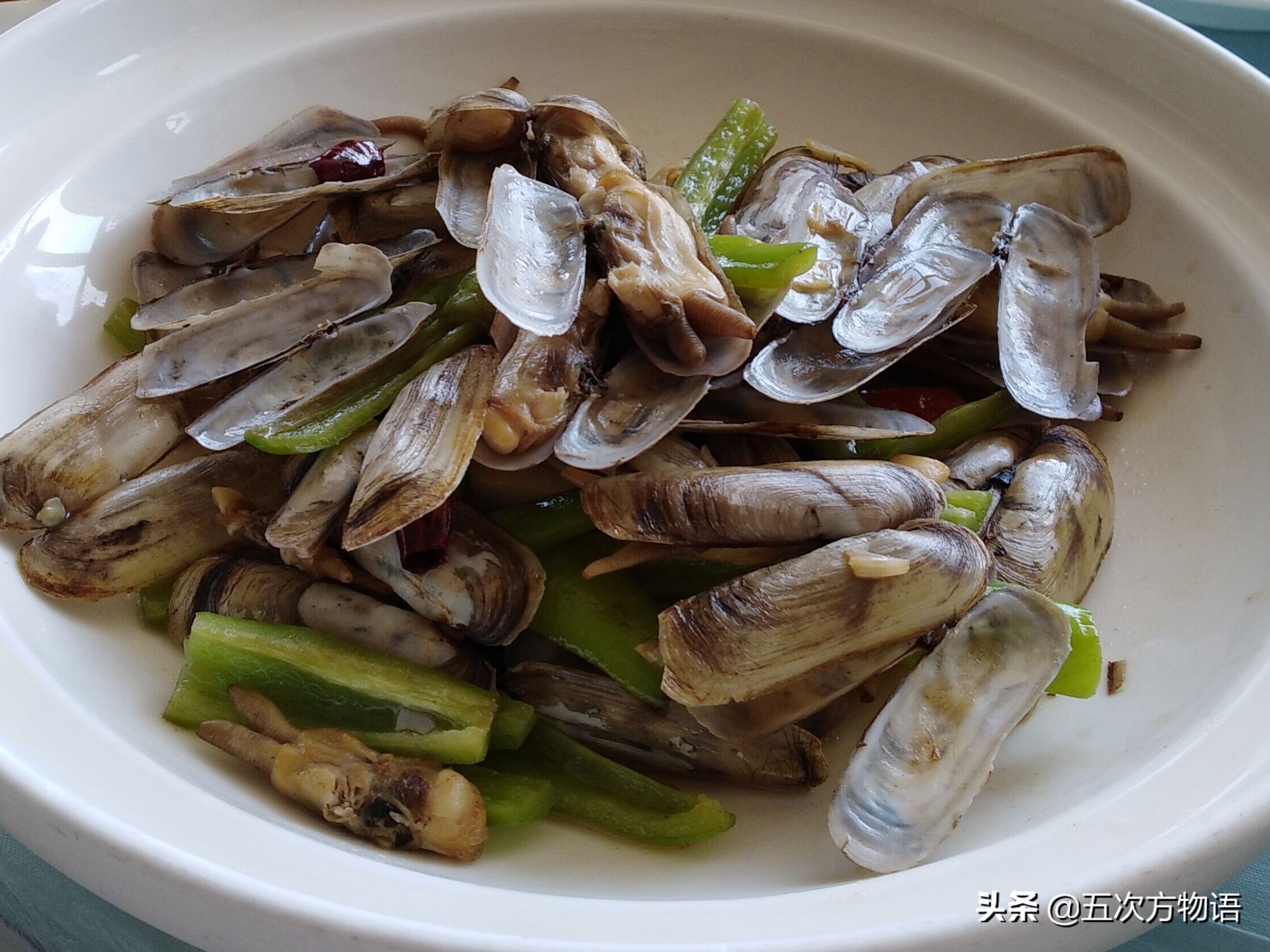 菲律宾蛤仔_蒜蓉粉丝蒸贝壳_文蛤